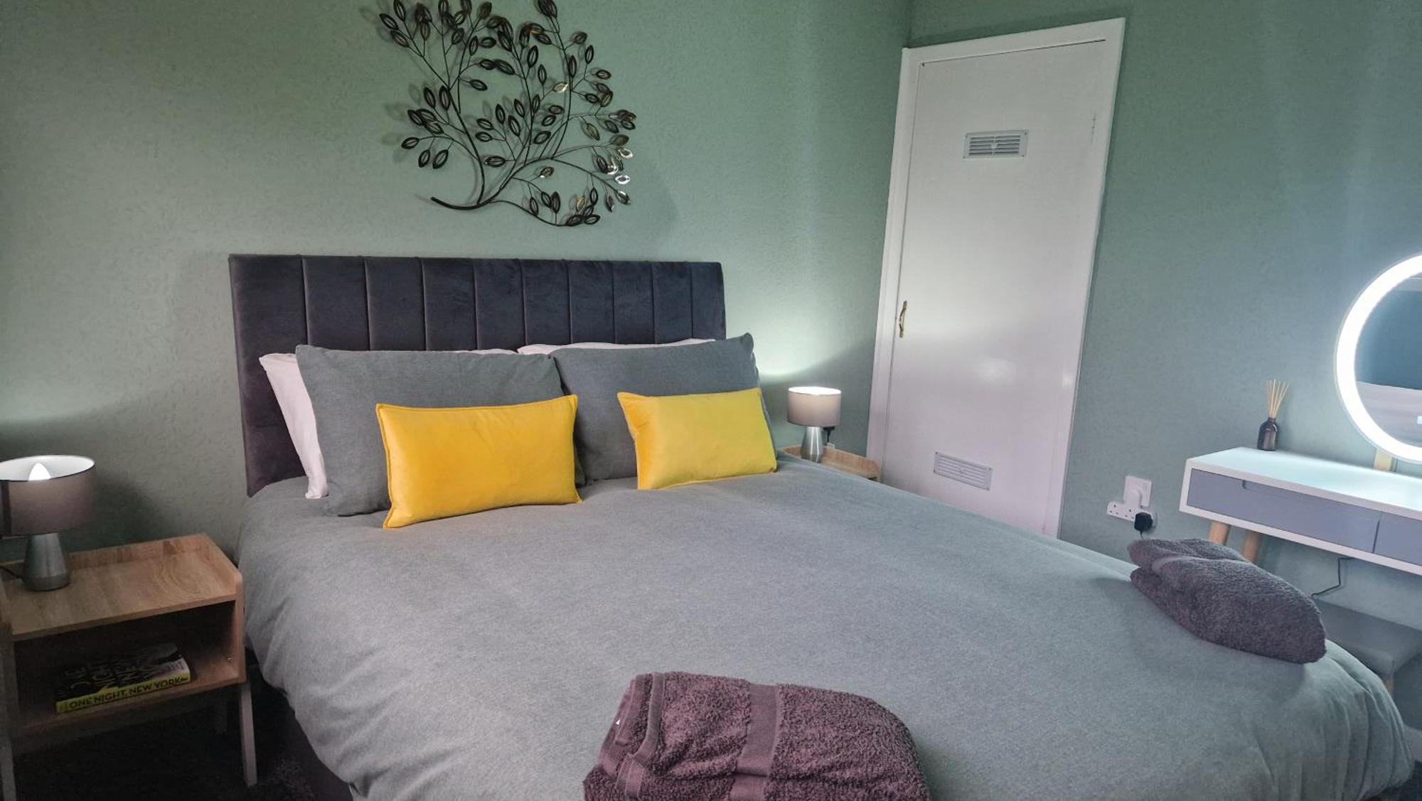 175 On Clyde - Spacious & Cosy Cedar Wood Bungalow Helensburgh Extérieur photo